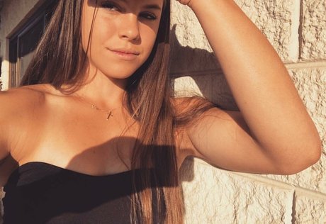 Desi Johnson onlyfans leaks.