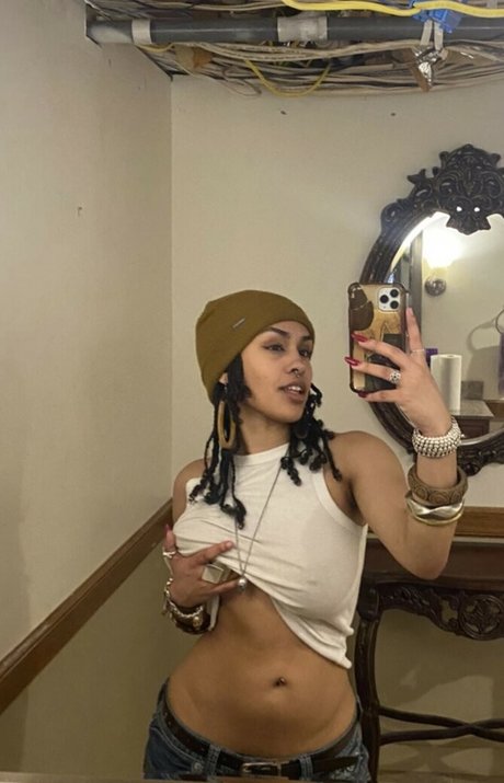 Aaliyeezy onlyfans pics