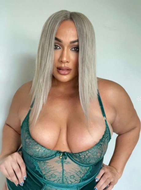 Nia Jax only fans nudes