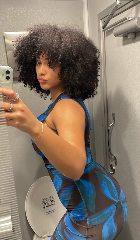 Raina Morris onlyfans leaked dirtyship