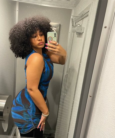 Raina Morris onlyfans leaks porn