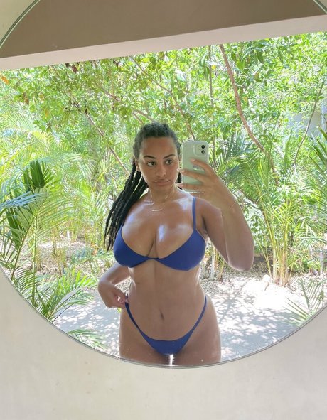 Raina Morris onlyfans leaked nudes