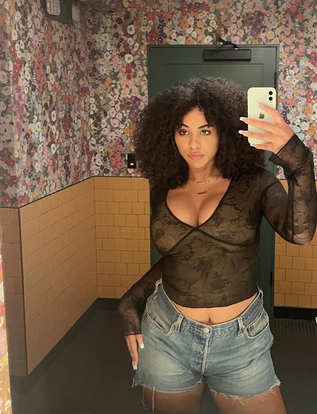 Raina Morris onlyfans free porn