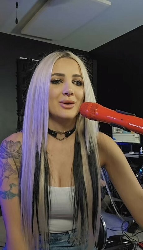 Addie Nicole Amick naked onlyfans leaked