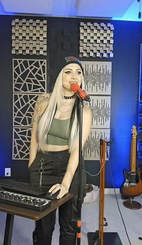 Addie Nicole Amick onlyfans nude