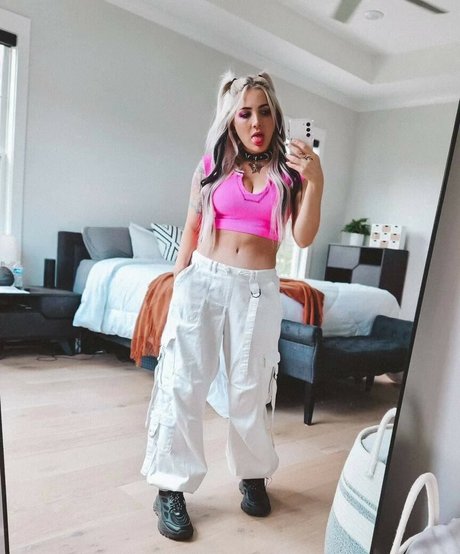 Addie Nicole Amick onlyfans ass