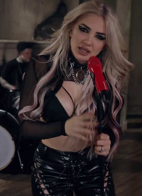 Addie Nicole Amick leak only fans