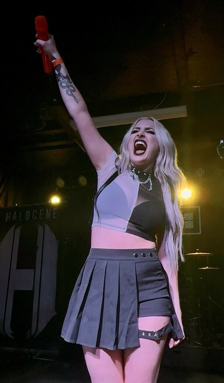 Addie Nicole Amick onlyfans leak