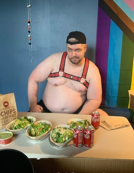 kametzer nude onlyfans pics