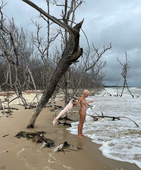 Bruna Linzmeyer onlyfans leakd