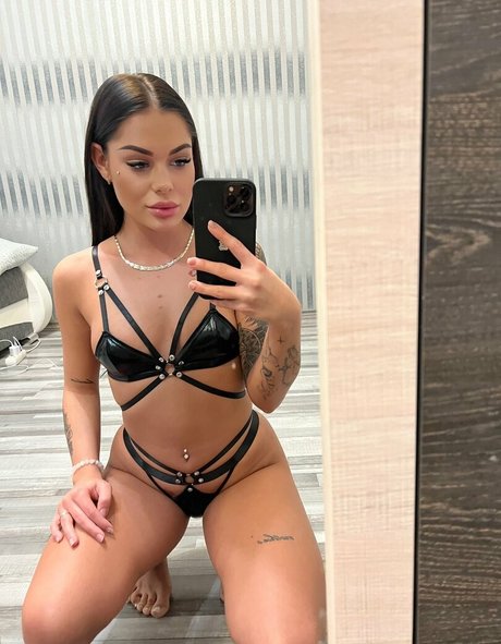 Buczku Lili naked onlyfans leak