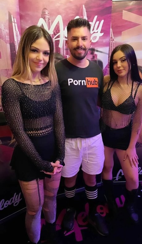 Bella Angel Dezoitou onlyfans sextape