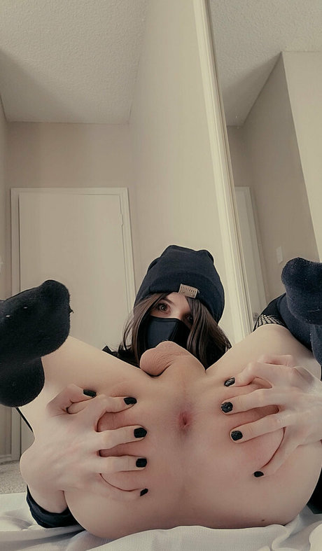 averyellisxo strip onlyfans