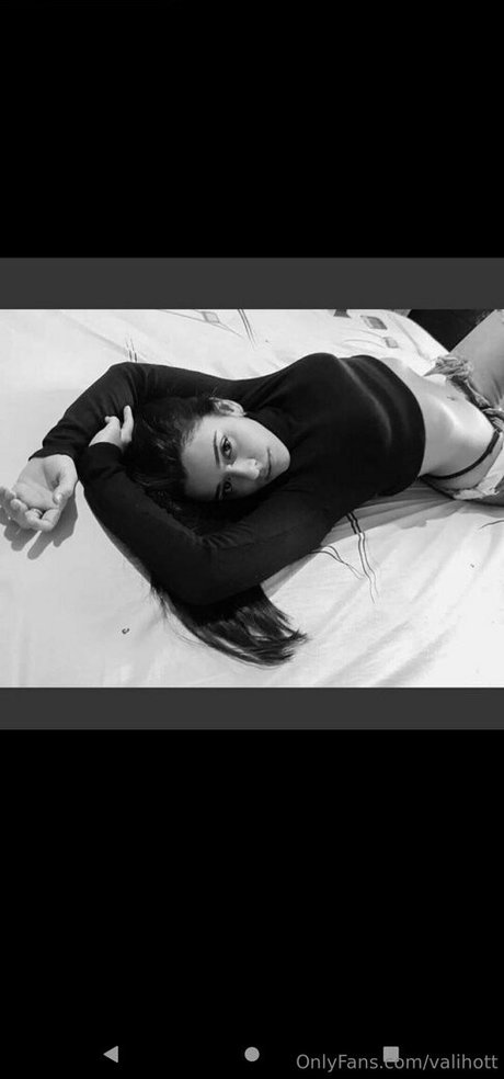 valihott nudes only fans
