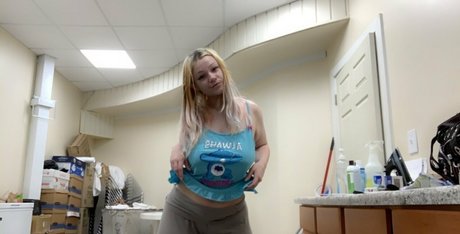 tinysatan strip onlyfans