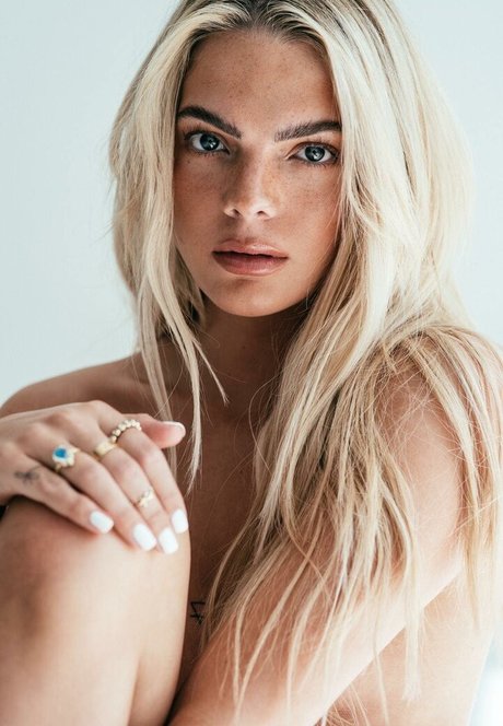 Louisa Johnson leaks onlyfans