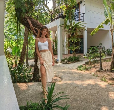 Chloe Lockley onlyfans porn