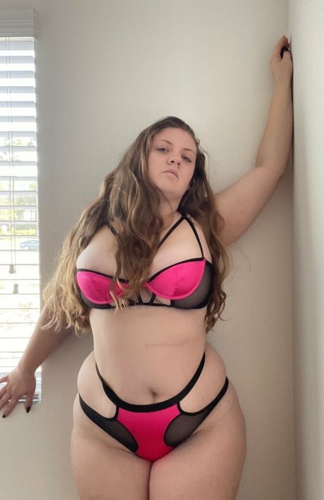 seenala naked onlyfans