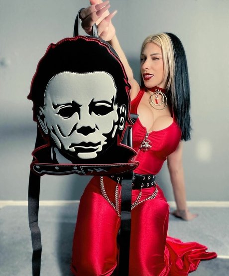 Laura Amuyus Profile pic