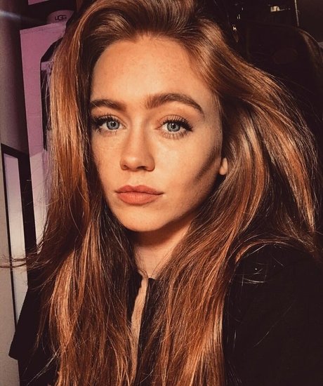 Holly Hicks onlyfans porn leaks