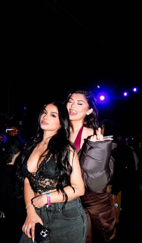 Alishbasheikh on onlyfans