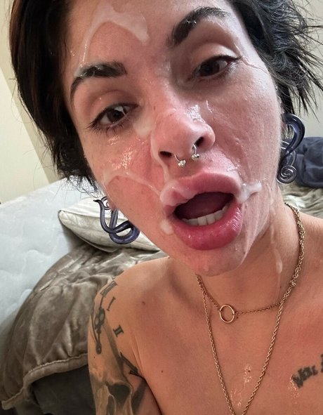 Lena Lawless onlyfans creator