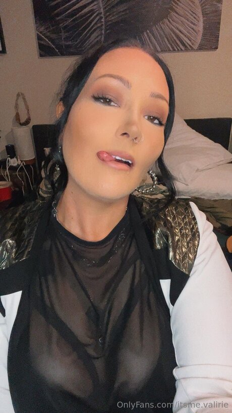 Itsme Valirie onlyfans leaked pictures