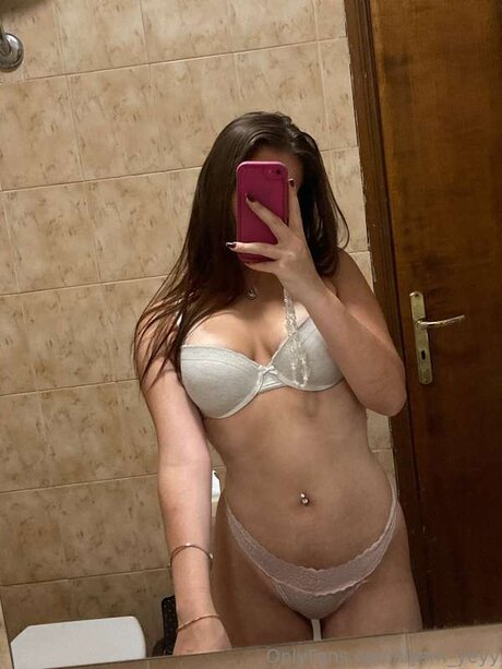 Ilysm Yeyy onlyfans fotos