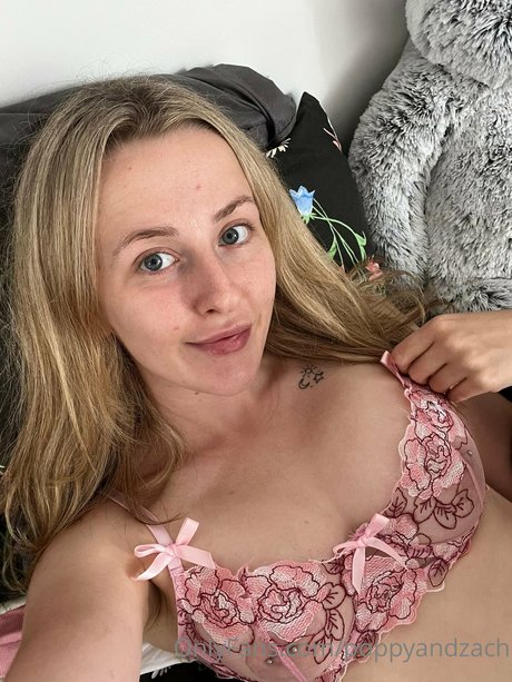 Strawberrykittenn onlyfans xxx