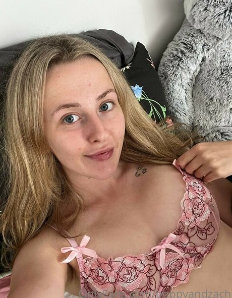 Strawberrykittenn onlyfans fotos