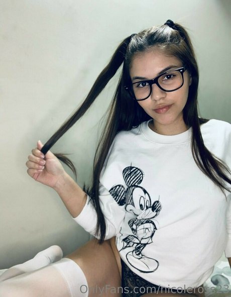 nicole ross 23 onlyfans naked