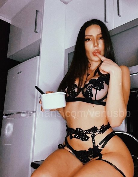 Venusbb onlyfans leaked.