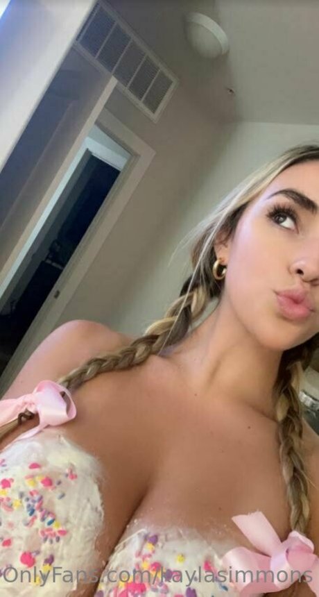 Kayla Simmons naked onlyfans
