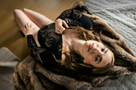 Alexandra M Hunt naked onlyfans leaked