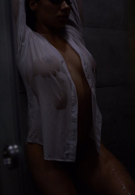 Anna Mukydza onlyfans topless