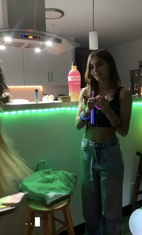 Kinsley Wyatt onlyfans lean