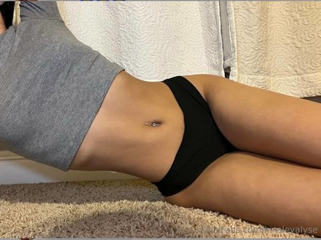 Kinsley Wyatt free only fans