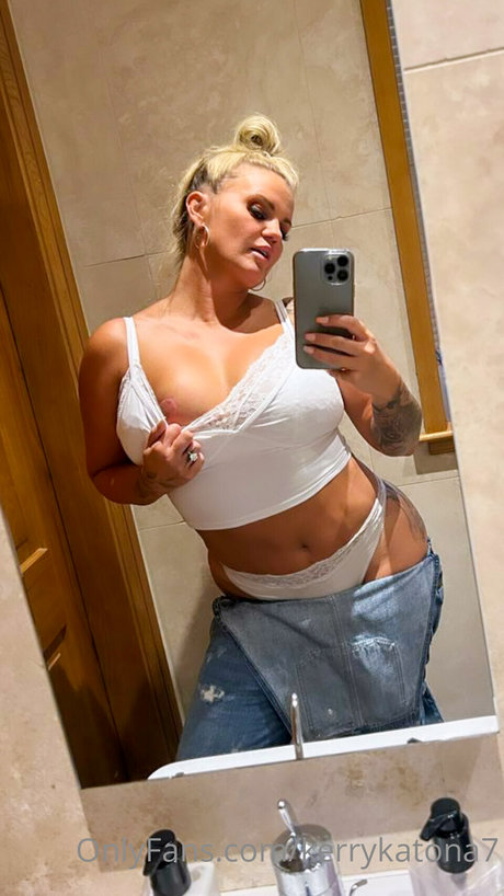 Kerry Katona onlyfans leaks