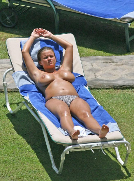 Kerry Katona onlyfans leak nudes