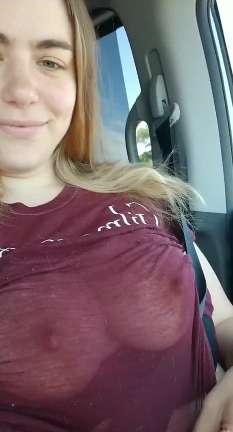 AwesomeKate onlyfans topless