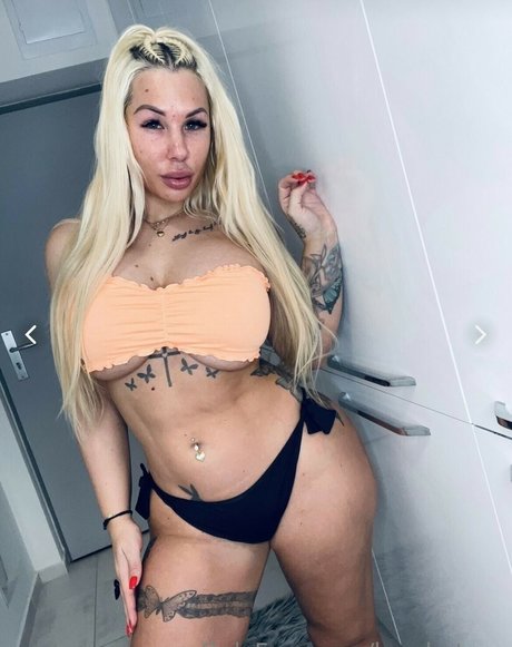 kyrahotxxx onlyfans porn leaked