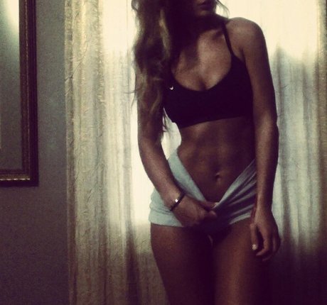 Niykee Heaton nude leak onlyfans