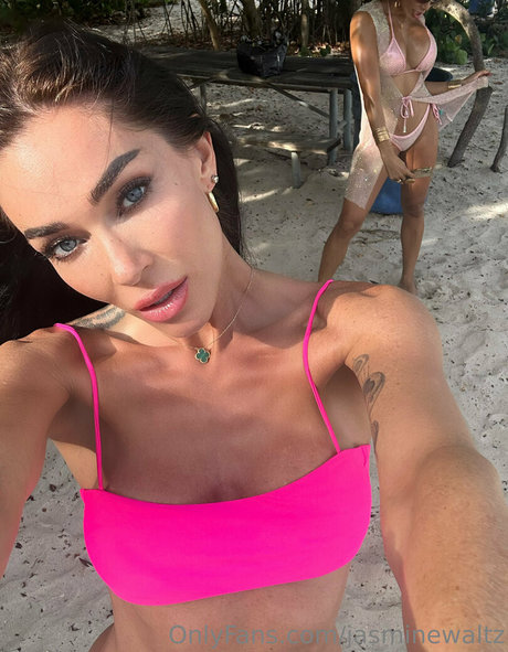 Jasmine Waltz naked onlyfans pics