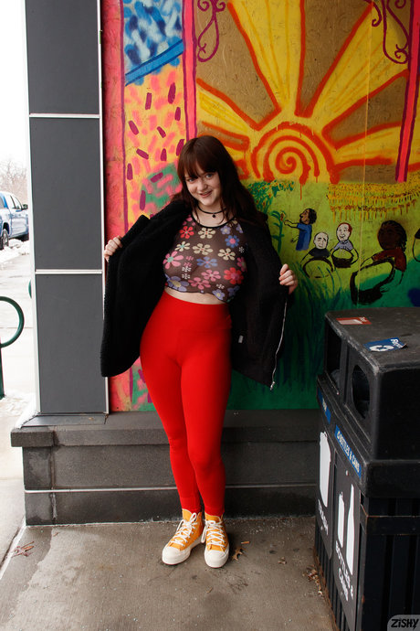 Lil Strawbs onlyfans model