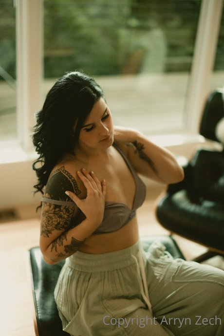 Arryn Zech topless onlyfans