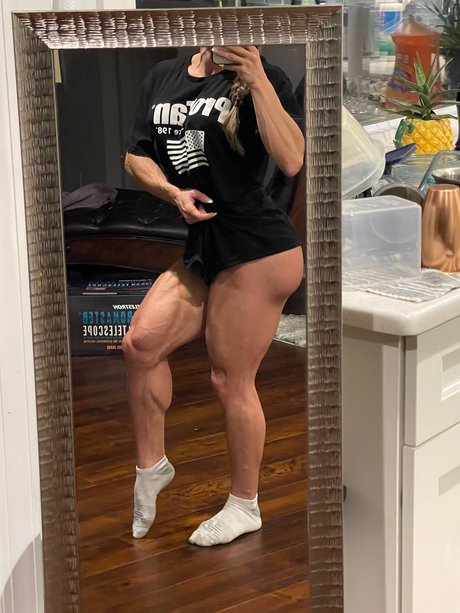 Sunny Andrews onlyfans leak new