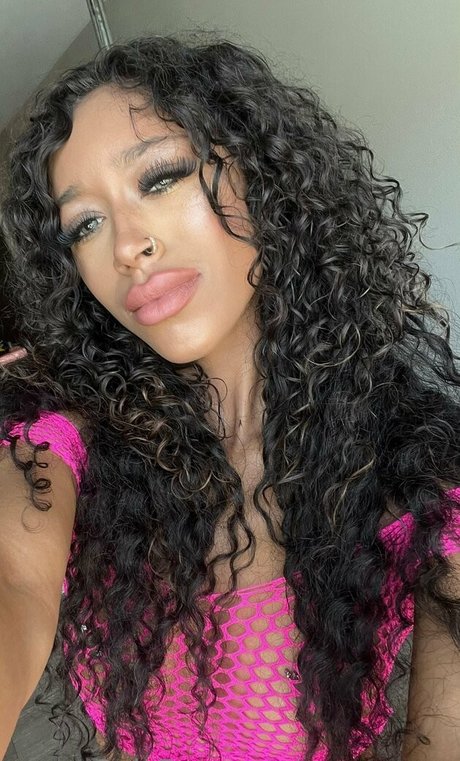 yazzyyams onlyfans content type