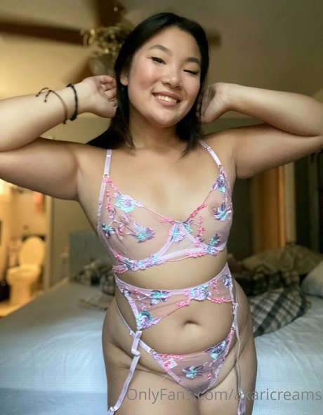 Akari Creams onlyfans leaks.