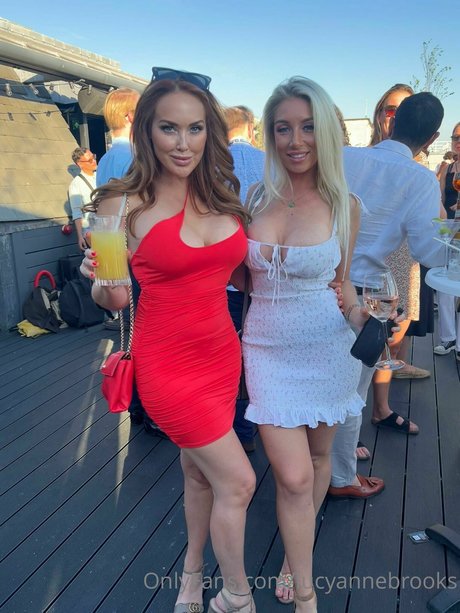 Lucy Anne Brooks onlyfans nude leaks