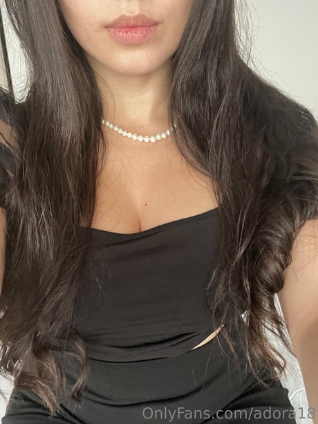 adora18 only fans pic